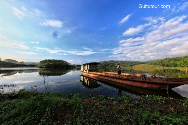 柳州旅游景点:鹿寨月岛湖