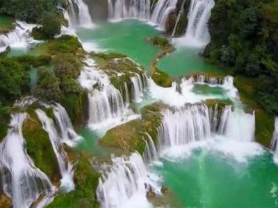 广西崇左旅游视频:跨越中越两国的德天瀑布，真是气势磅礴蔚为壮观