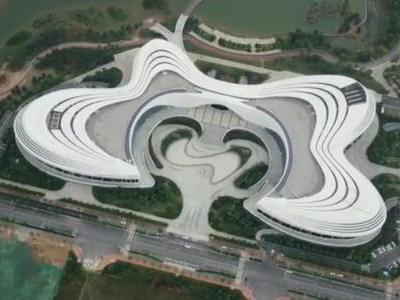 柳州旅游视频:柳州太牛了，花21.8亿造全国最大的“蝴蝶”，是广西最美建筑吗？
