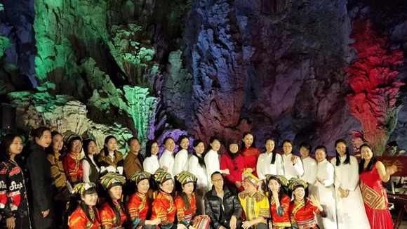 中国洞穴古筝音乐会在漓江冠岩景区成功举办