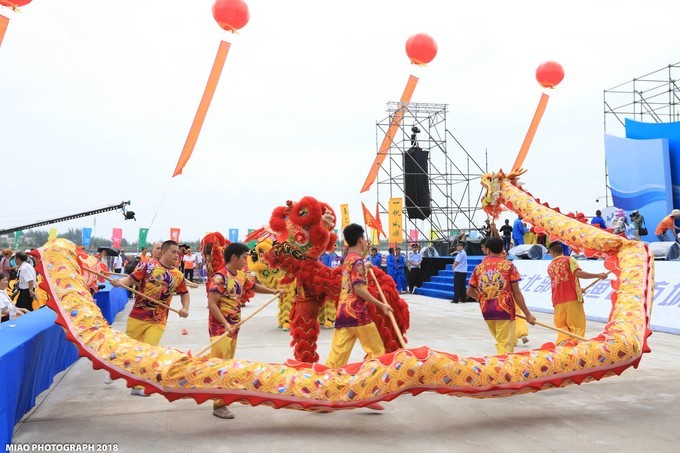2018中国北部湾开海节在企沙渔港举行隆重的开海仪式,拍照记录