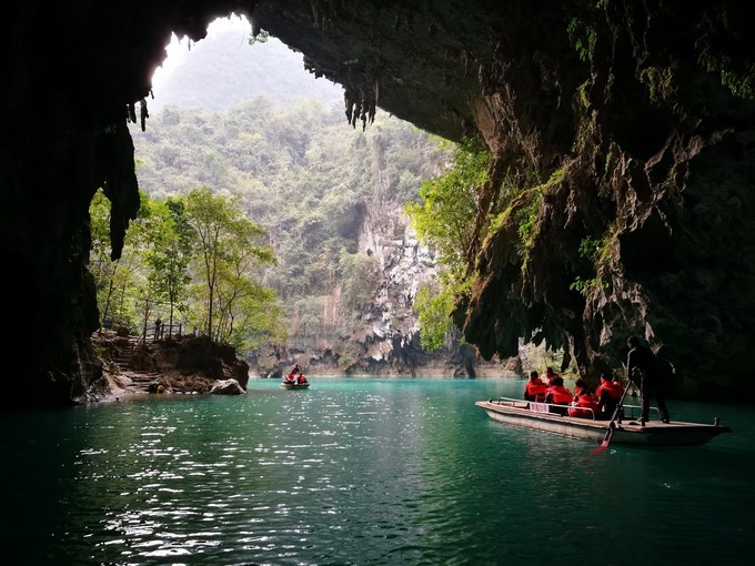 河池三门海是目前世界洞穴协会确认为世界上唯一的水游天坑的景区