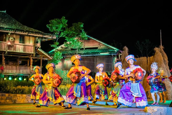 双龙沟~~每天夜晚都欣赏能展现柳州文化色彩的演出――《苗魅》